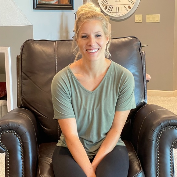 Meet your Posher, Nichole - Picture 1 of 1